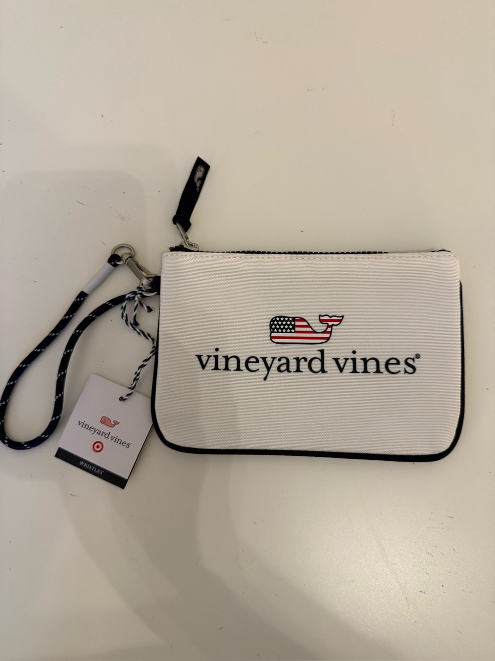 Vineyard Vines White Wristlet Wallet with American Flag Whale New